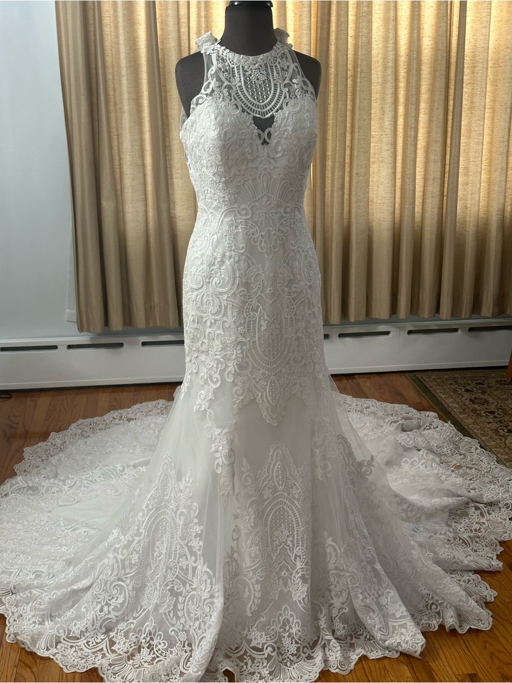Elegant Ivory Lace Halter Wedding Dress